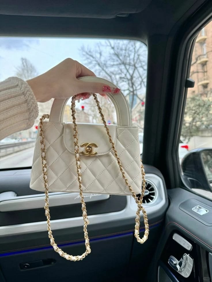 شنطة شانيل—ابيض